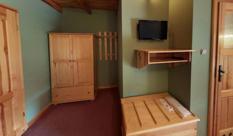 Hotel Stara Stajnia Pleszew Экстерьер фото